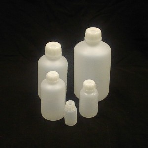 各種容器，ポリボトル・ガラス瓶・ブリキ缶・ＰＥＴ容器：ＦＲＰ材料